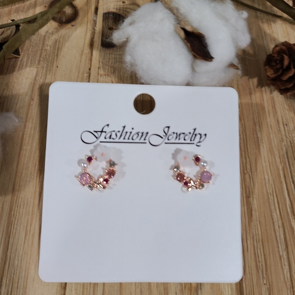 🎊🎊NEW🎊🎊GORGEOUS!! Dainty Wreath Earrings in ROSE GOLD Plating - Picture 10 of 16